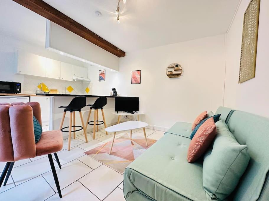 Appartement Confidentiel Laon Exterior photo